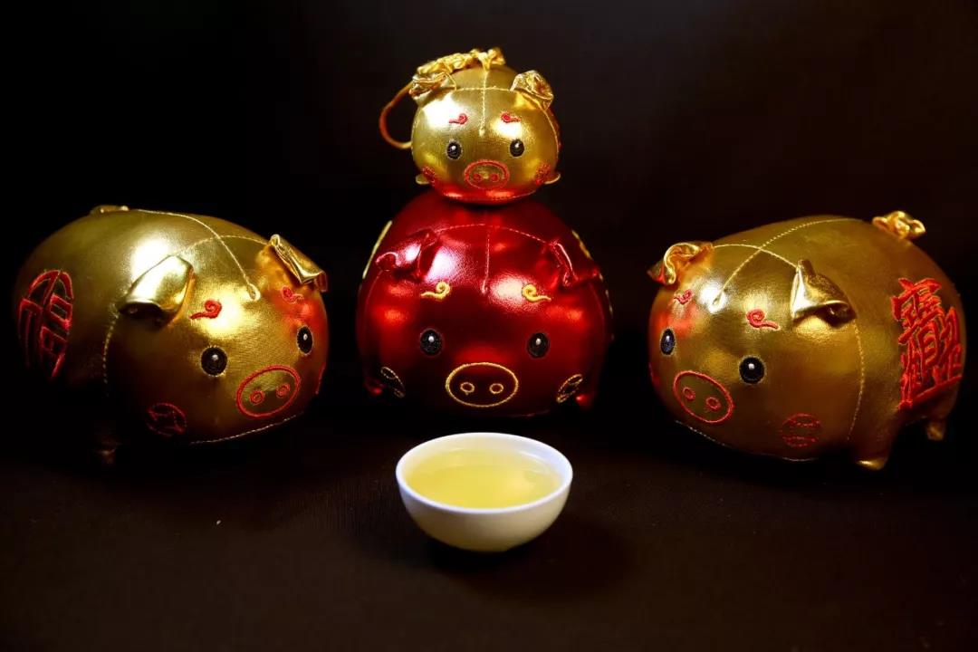 猪年生肖茶生财